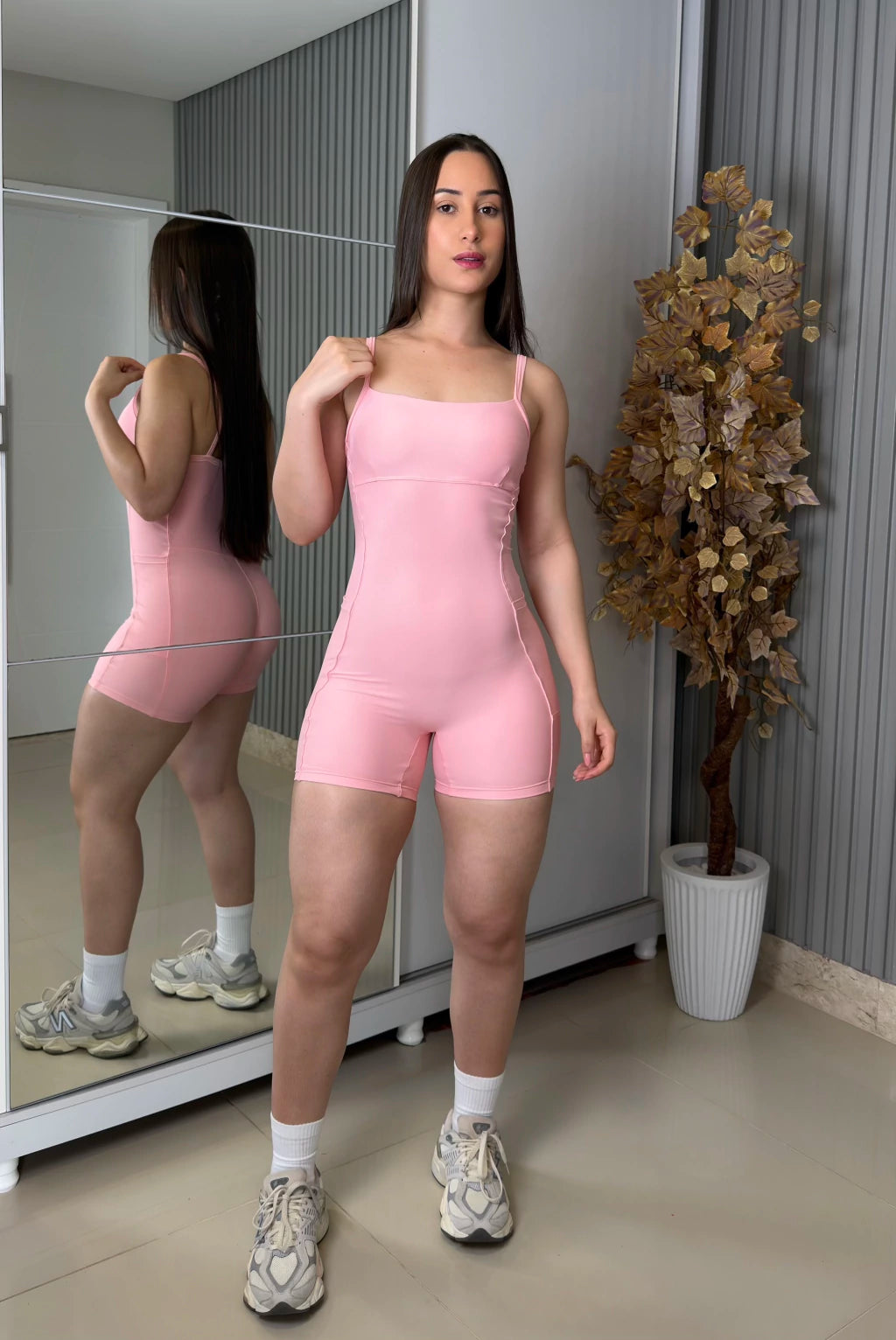 Macaquinho sem empina com bolsos laterais